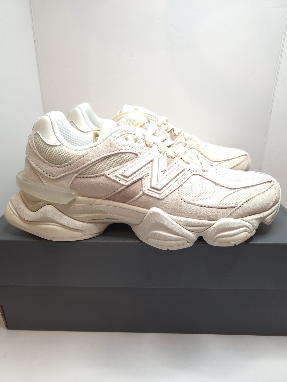 New Balance 9060 Beige/Gray Sneakers U90604IJ Size 6.5M/8W